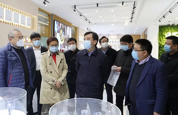 高鷹忠、張波一行赴物產(chǎn)中大特種電纜研究院開展“三服務(wù)”活動(dòng)